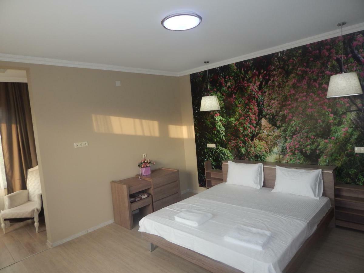 My House Hotel Batumi Eksteriør billede