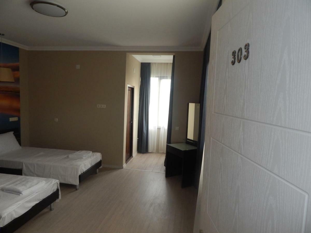 My House Hotel Batumi Eksteriør billede